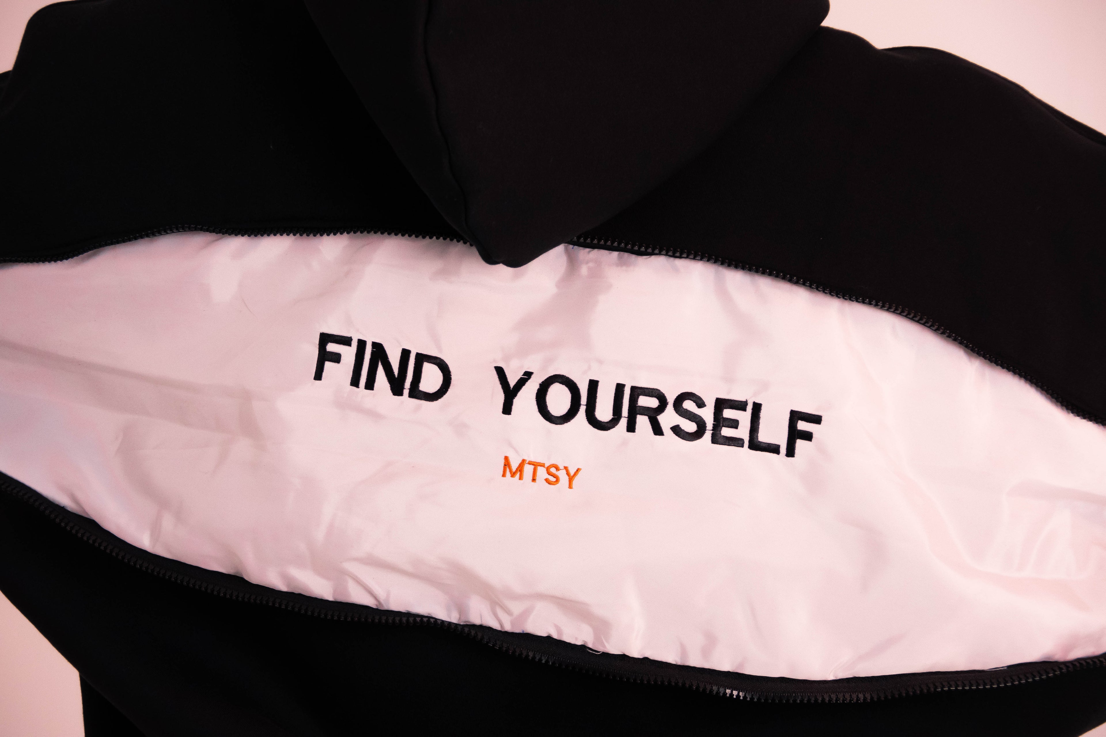 ZIPPER HOODIE 100% cotton